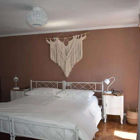 Bed & Breakfast Artemilland Burzanella
