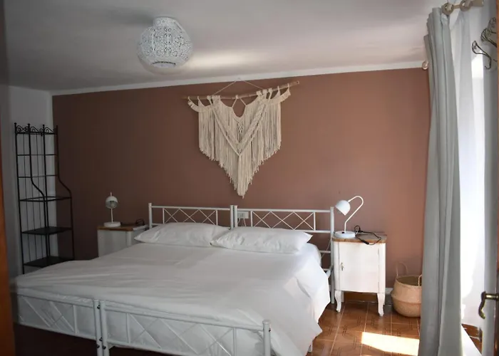 Bed & Breakfast Artemilland Burzanella